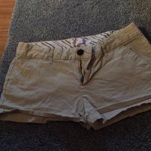 Cute khaki shorts